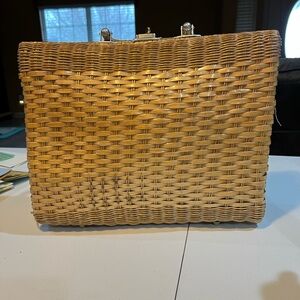 Vintage 70s Woven Tan Handbag in Excellent Condition
